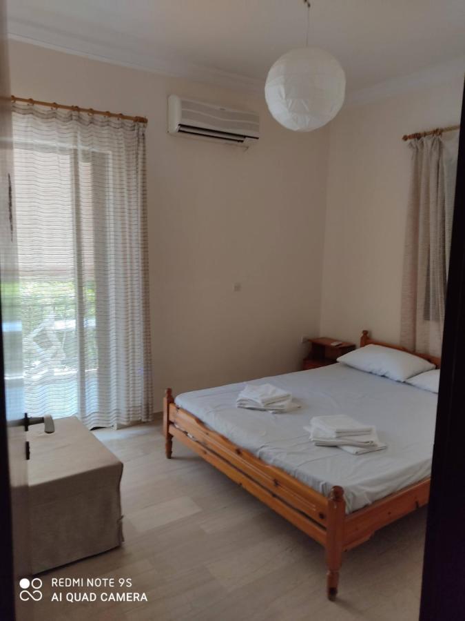 Rousetis Apartments Айгио Екстериор снимка