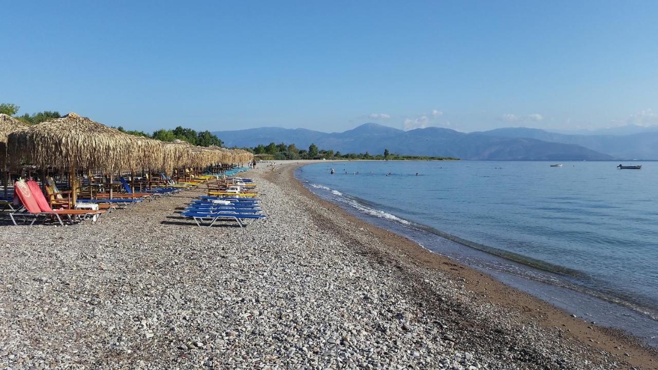 Rousetis Apartments Айгио Екстериор снимка